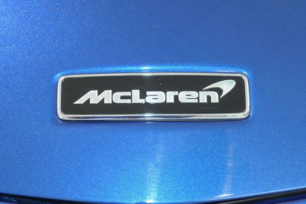 Used 2023 McLaren Artura RWD image 32