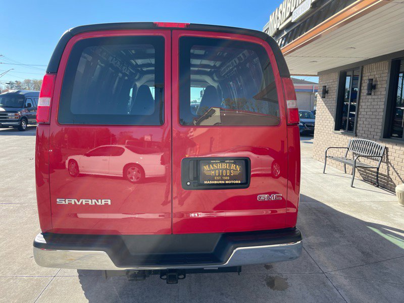 Used 2019 GMC Savana 2500 w/ Enhanced Convenience Package image 12