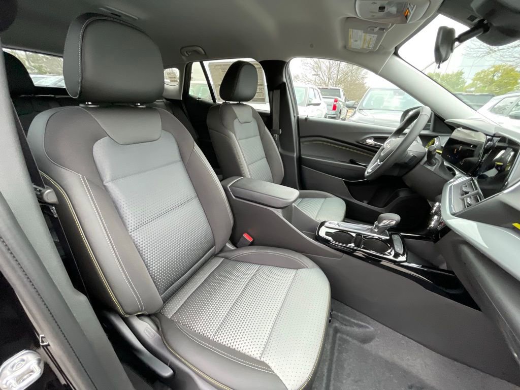 New 2026 Chevrolet Trax LT w/ Driver Confidence Package image 30