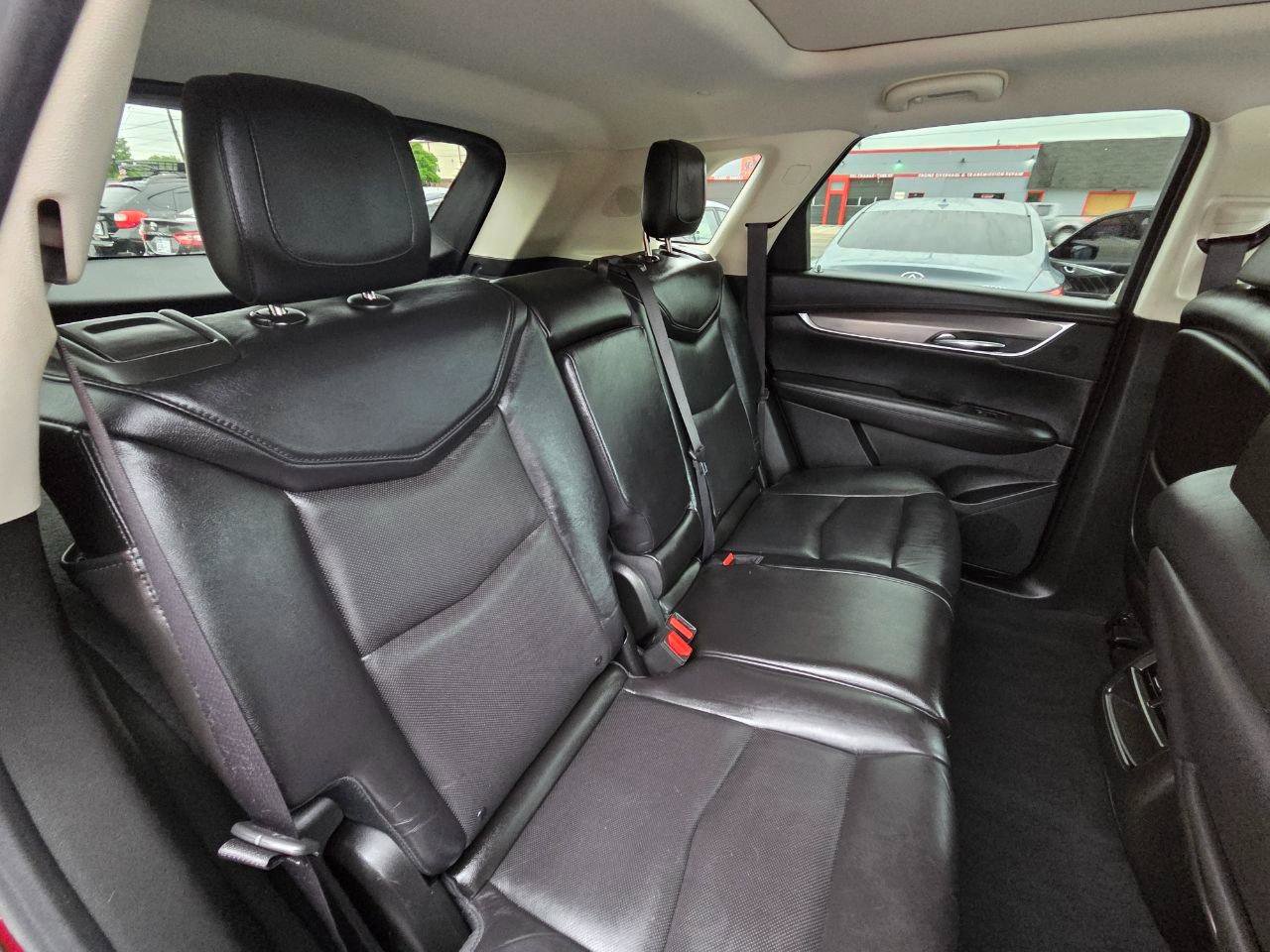 Used 2017 Cadillac XT5 Luxury w/ Driver Awareness Package FWD image 16