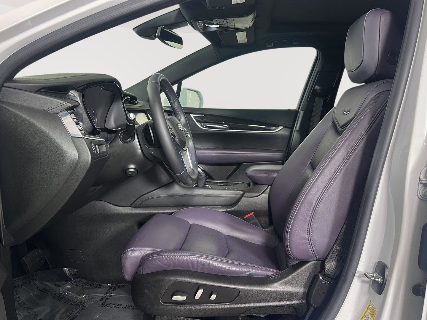 Used 2017 Cadillac XT5 Luxury w/ Driver Awareness Package image 5