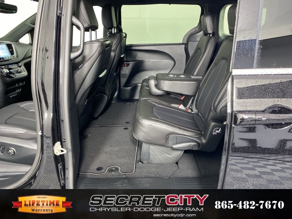 New 2026 Chrysler Pacifica Select image 35