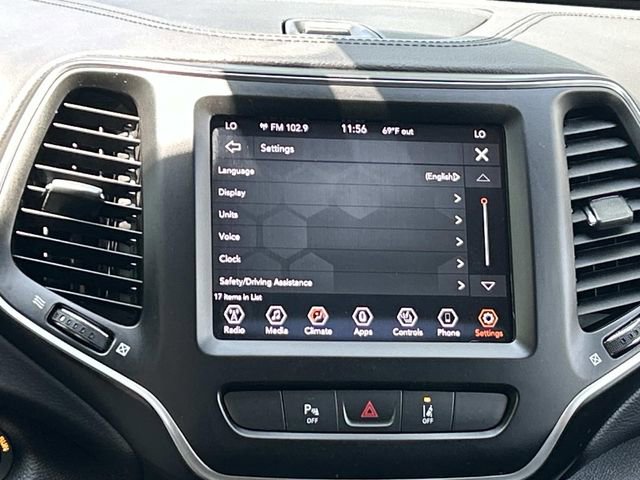 Used 2022 Jeep Cherokee Latitude Lux w/ Mopar Interior Package FWD image 26