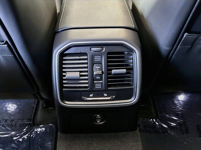 Certified 2026 Porsche Macan AWD/4WD image 22