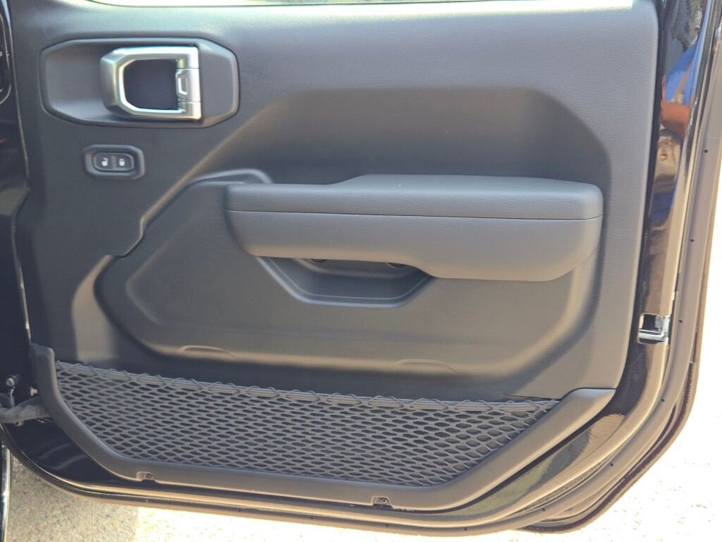 New 2025 Jeep Wrangler Sport S image 9