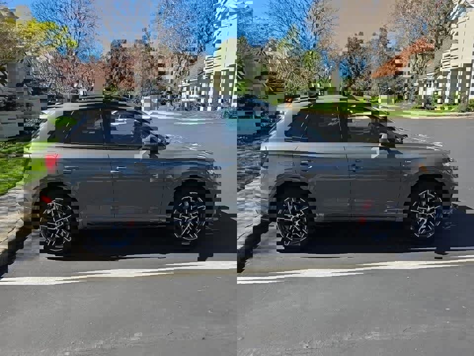 Used 2025 Audi Q5 e Premium Plus w/ Premium Plus Package image 8