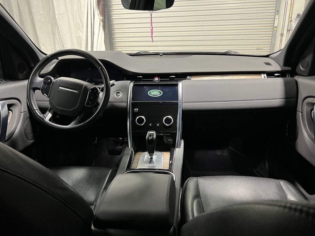 Used 2020 Land Rover Discovery Sport SE image 18