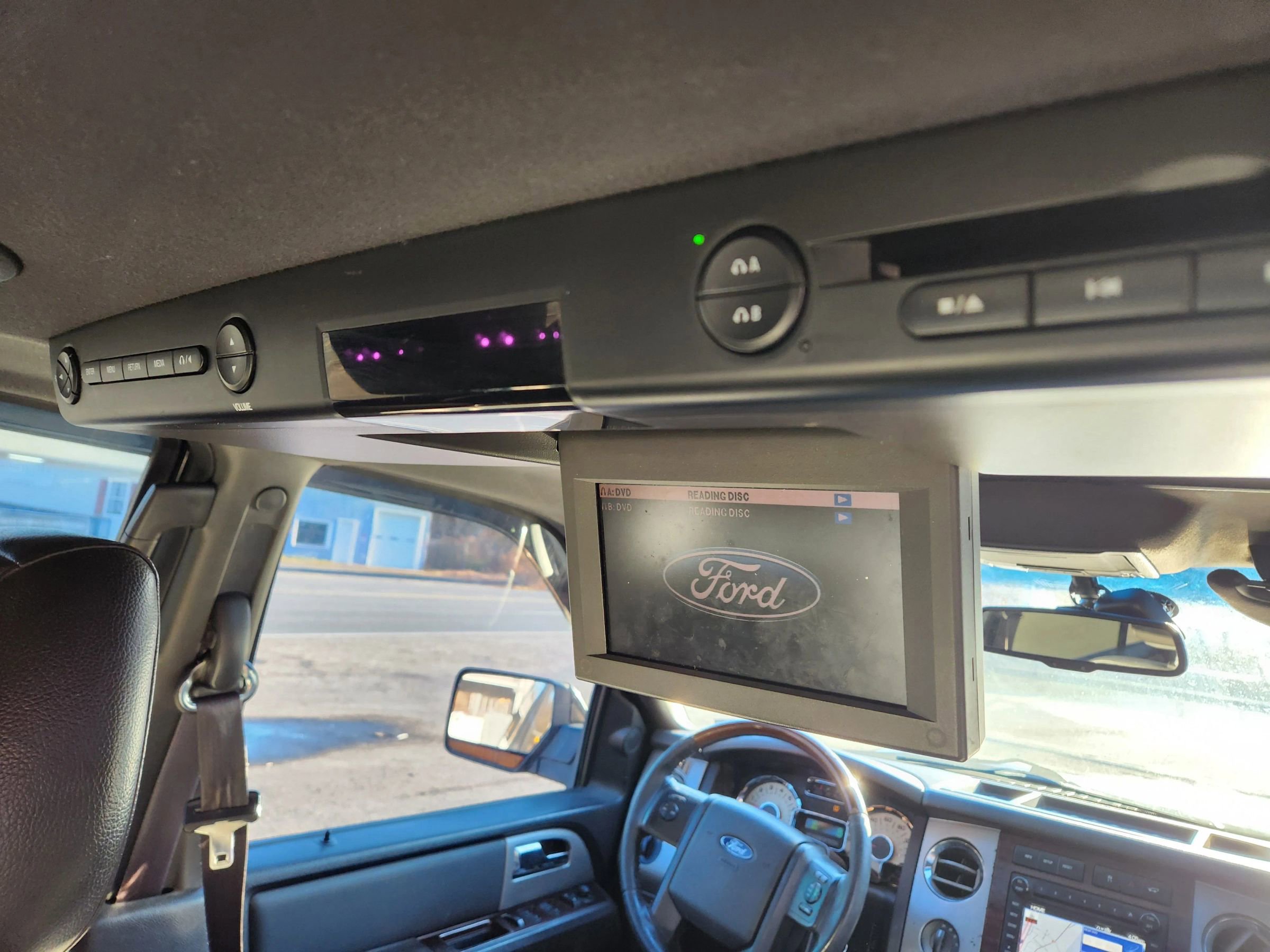 Used 2010 Ford Expedition Limited image 39