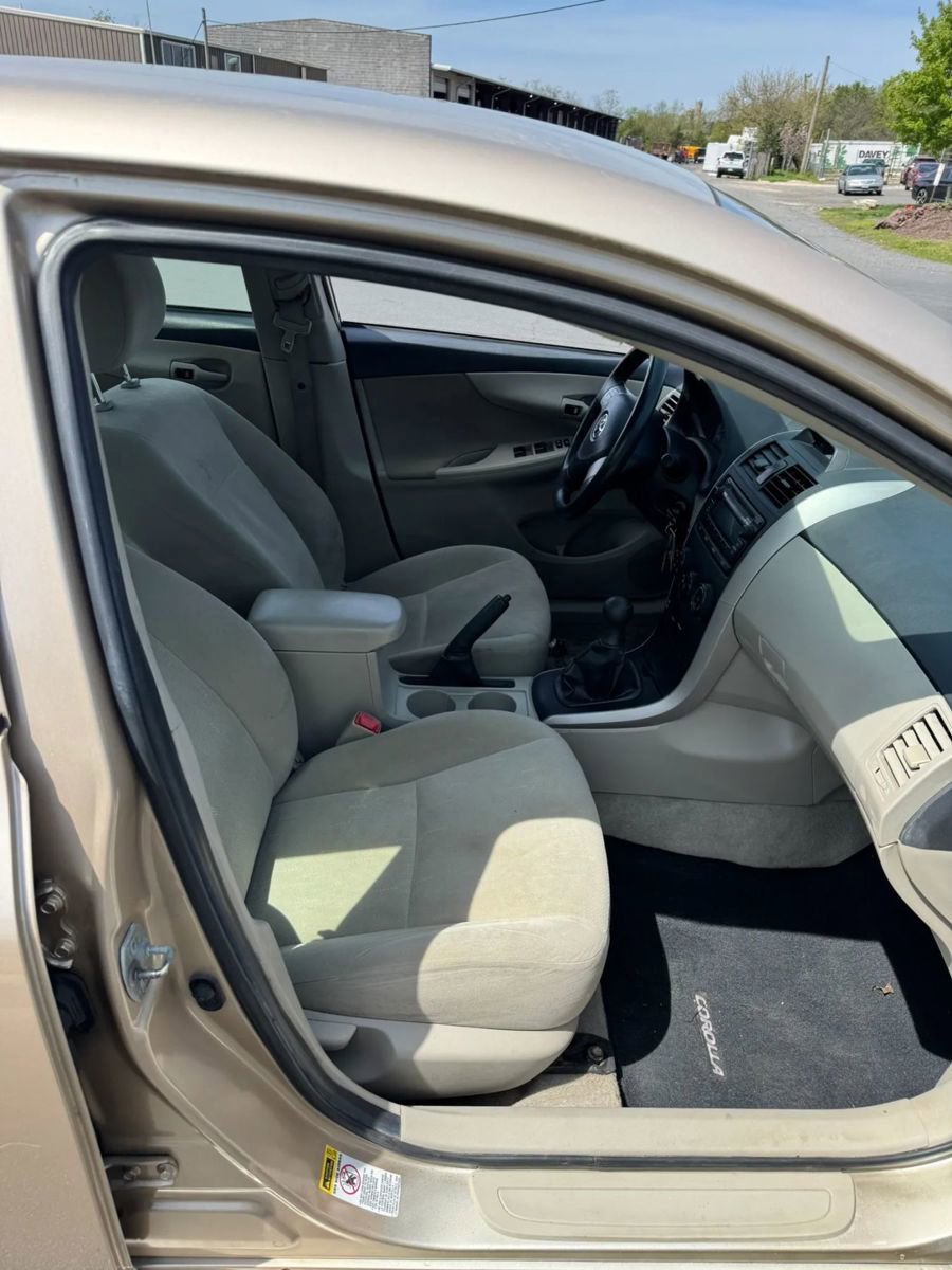 Used 2013 Toyota Corolla L FWD image 10