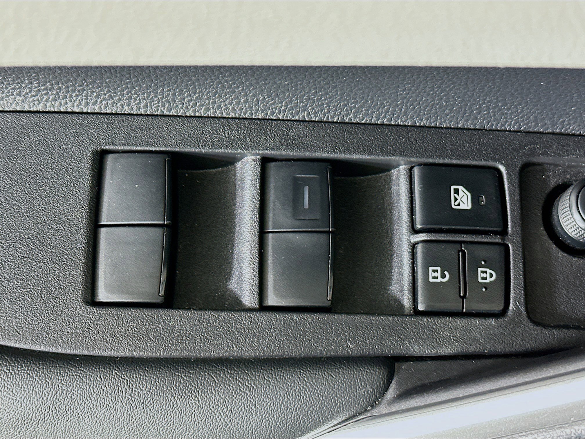 Certified 2024 Toyota Corolla Cross L image 14