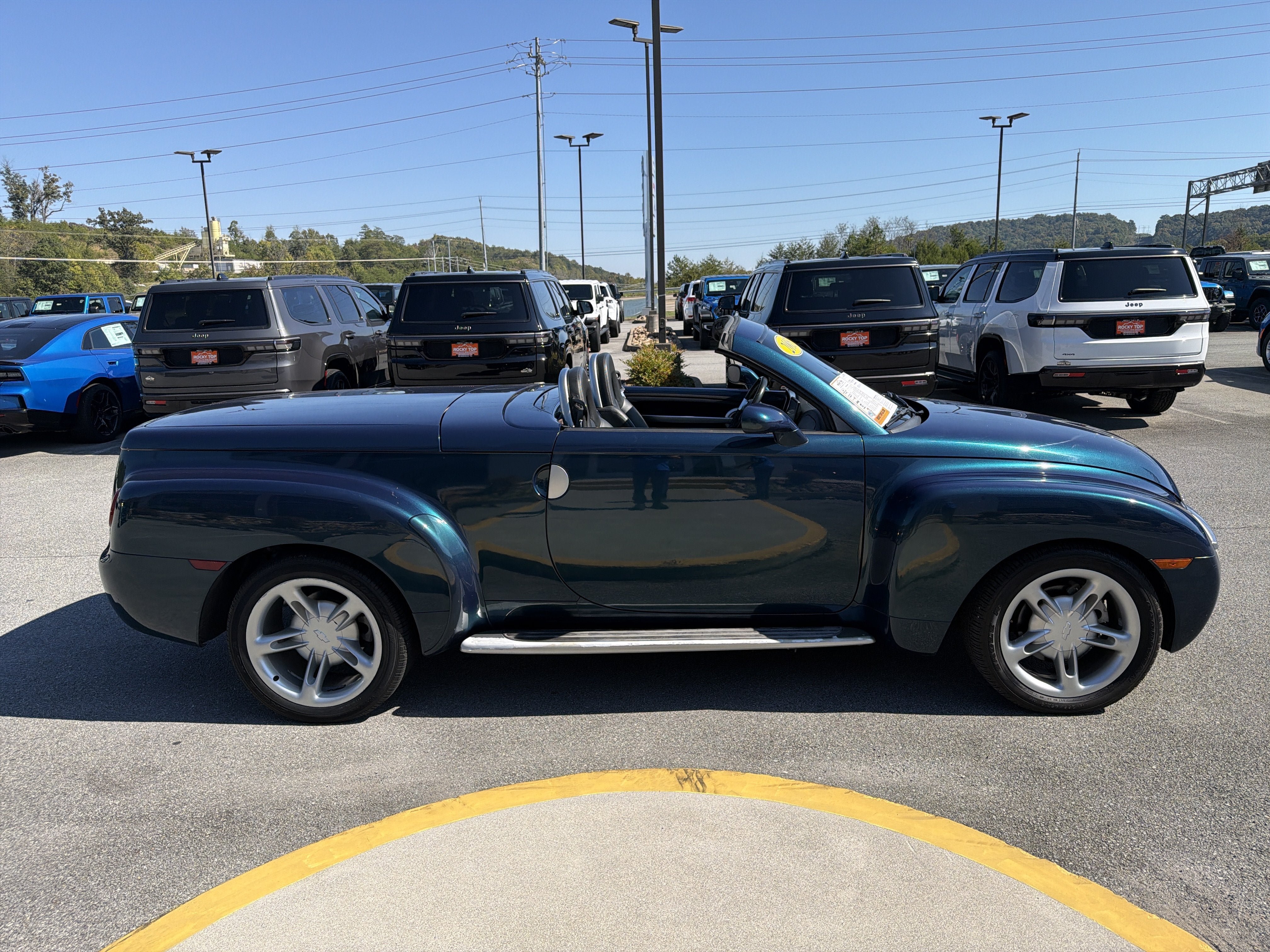 Used 2005 Chevrolet SSR w/ Preferred Equipment Group RWD image 22