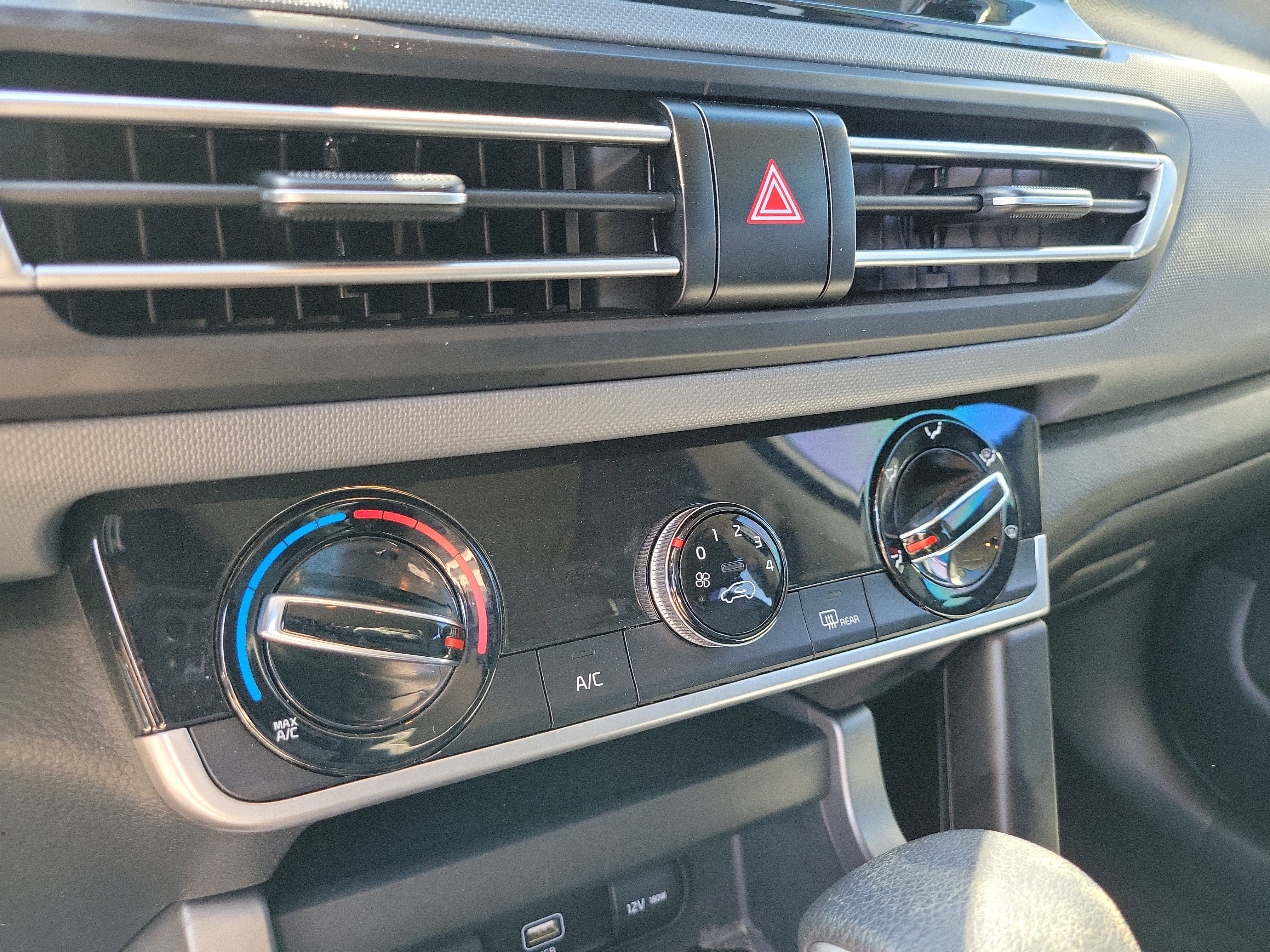 Used 2023 Kia Seltos LX image 26