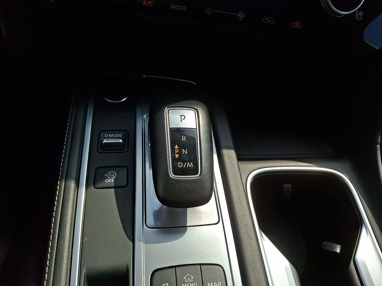 Certified 2024 INFINITI QX60 Luxe w/ Vision Package image 16