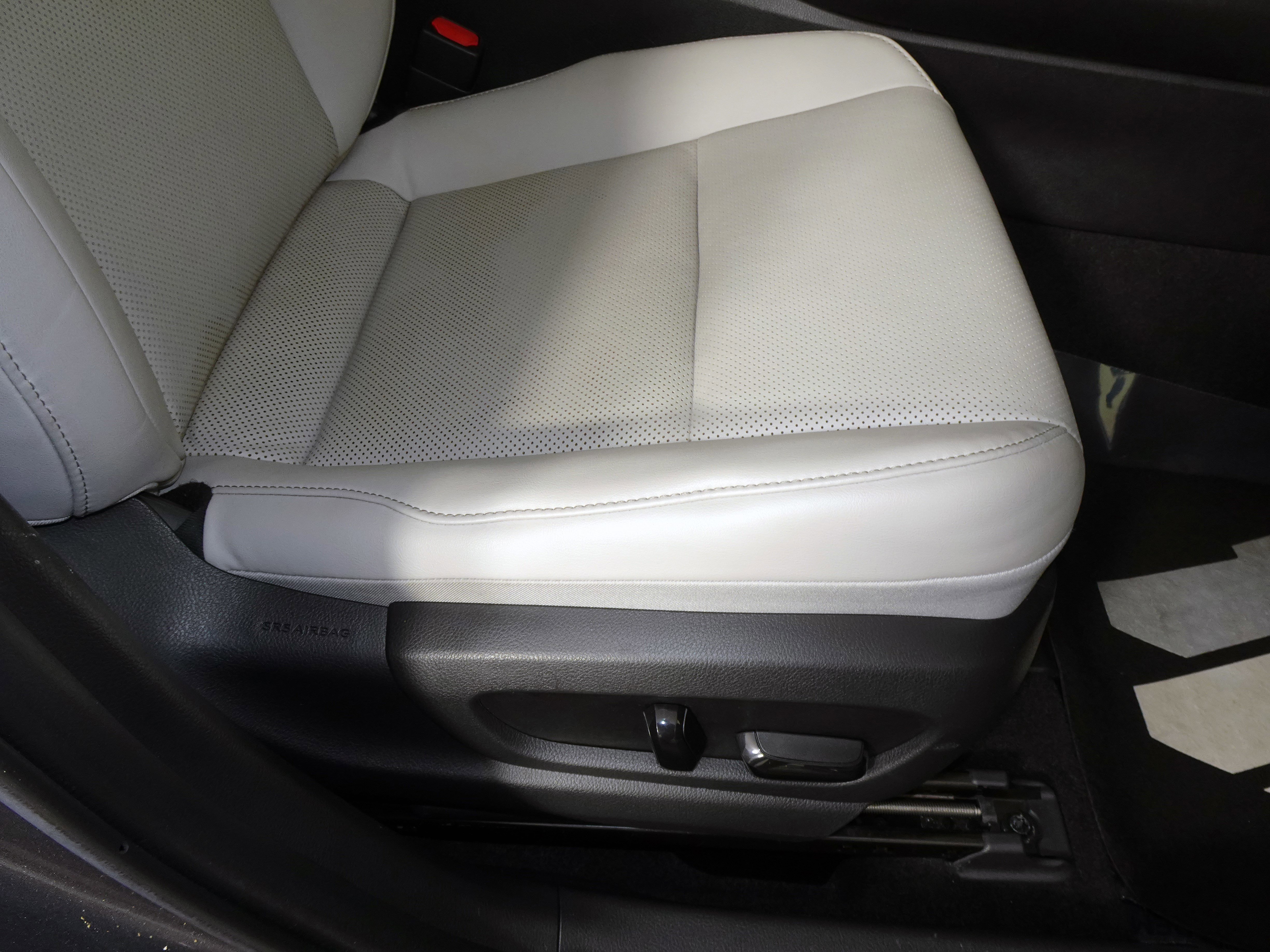 Used 2020 Lexus UX 250h w/ Premium Package image 35