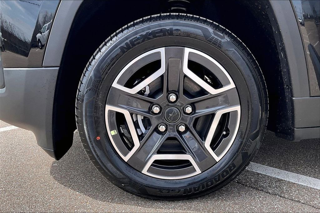 New 2026 Jeep Cherokee Laredo image 12