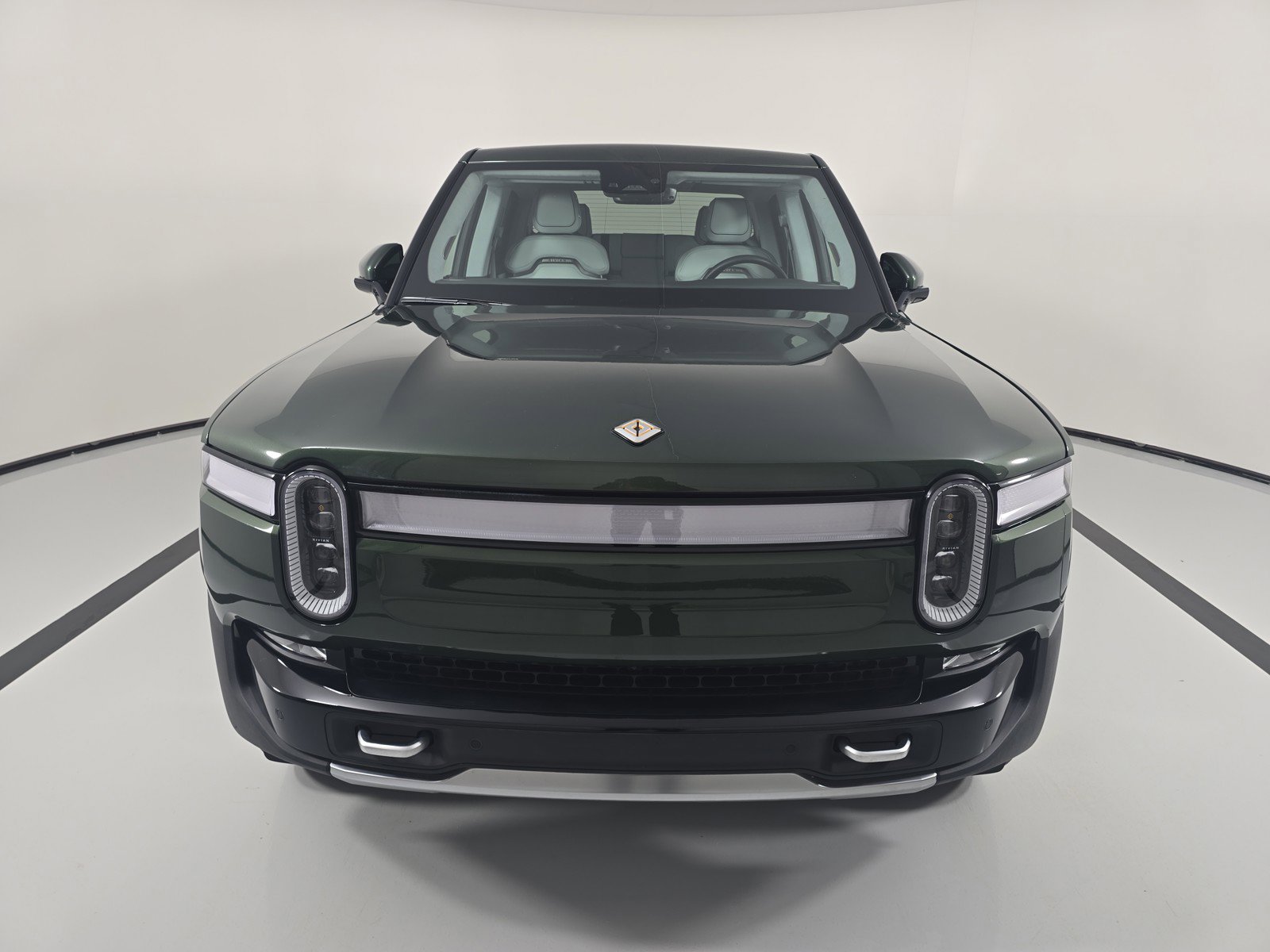 Used 2024 Rivian R1T Adventure AWD/4WD image 8