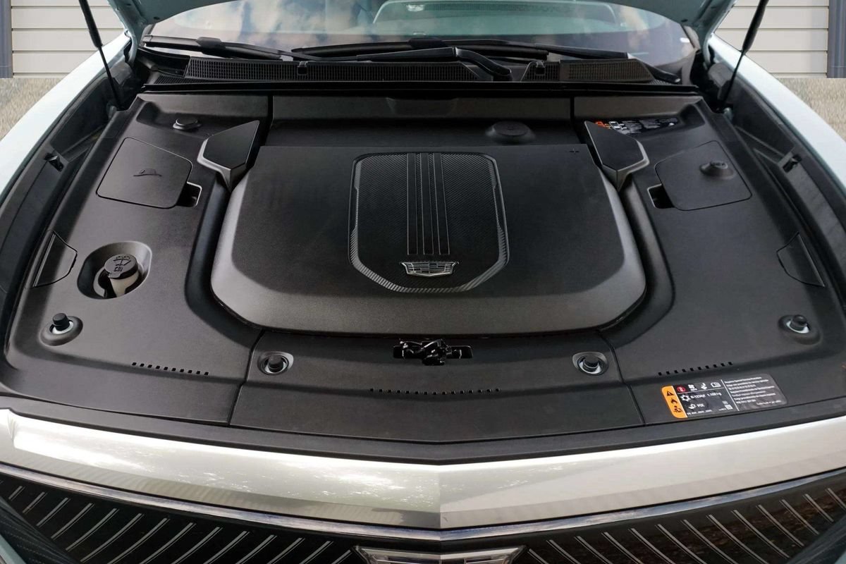 Used 2024 Cadillac Lyriq Luxury RWD image 13