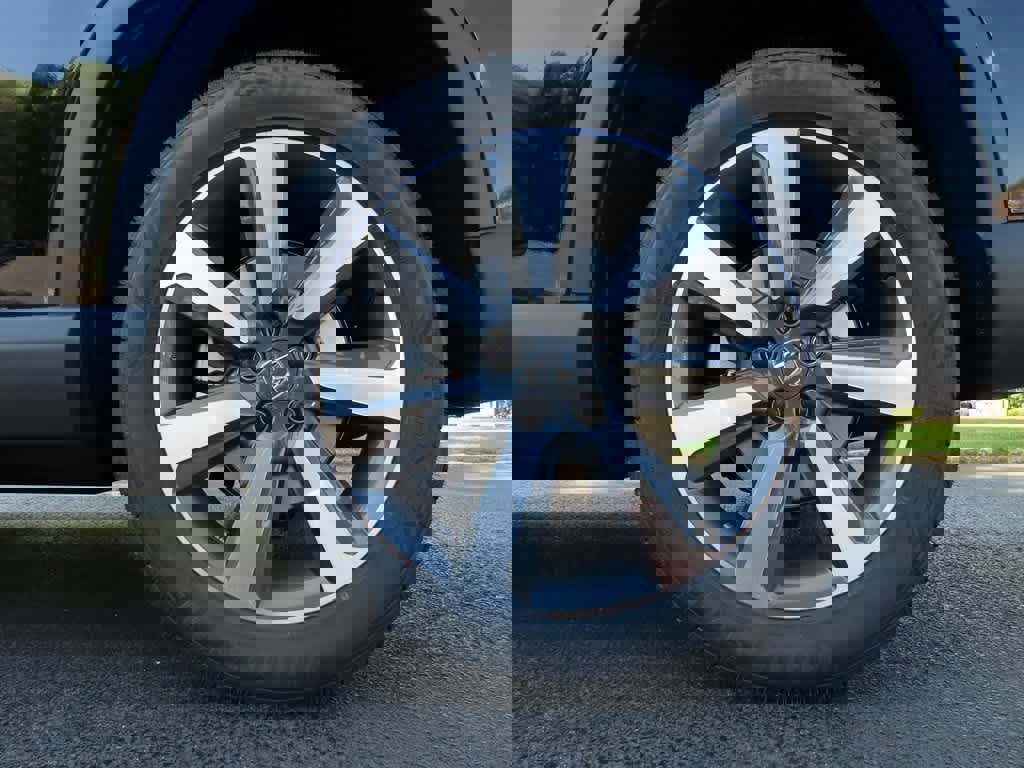 New 2025 Honda Pilot Touring image 9