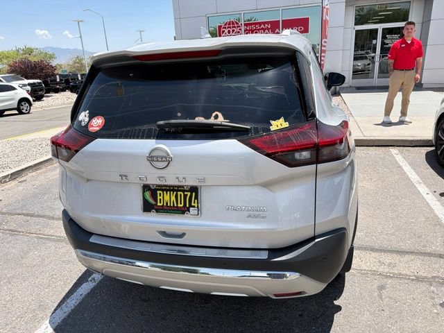 Certified 2023 Nissan Rogue Platinum w/ Platinum Premium Package AWD/4WD image 17