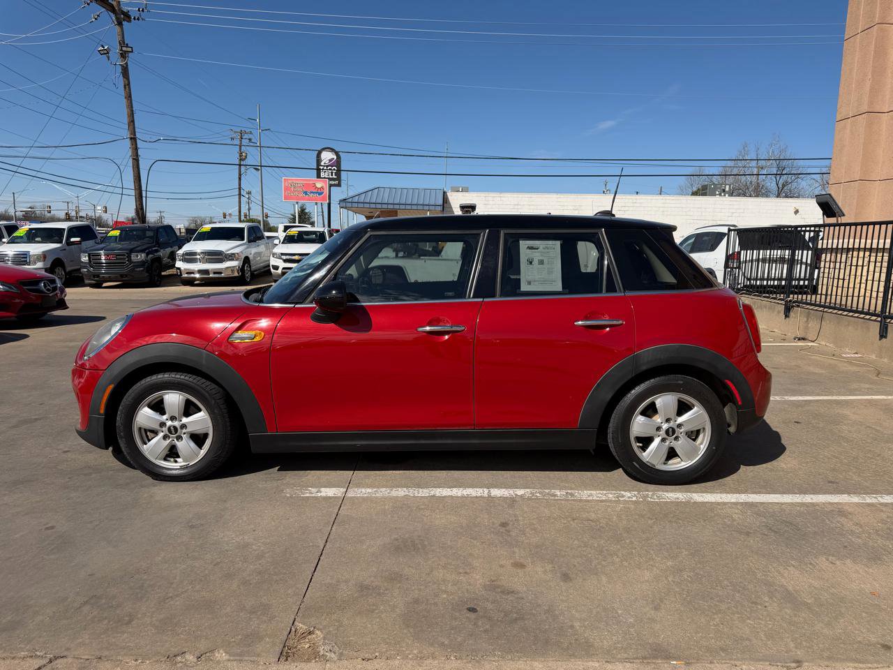 Used 2016 MINI Cooper 4-Door Hardtop image 8