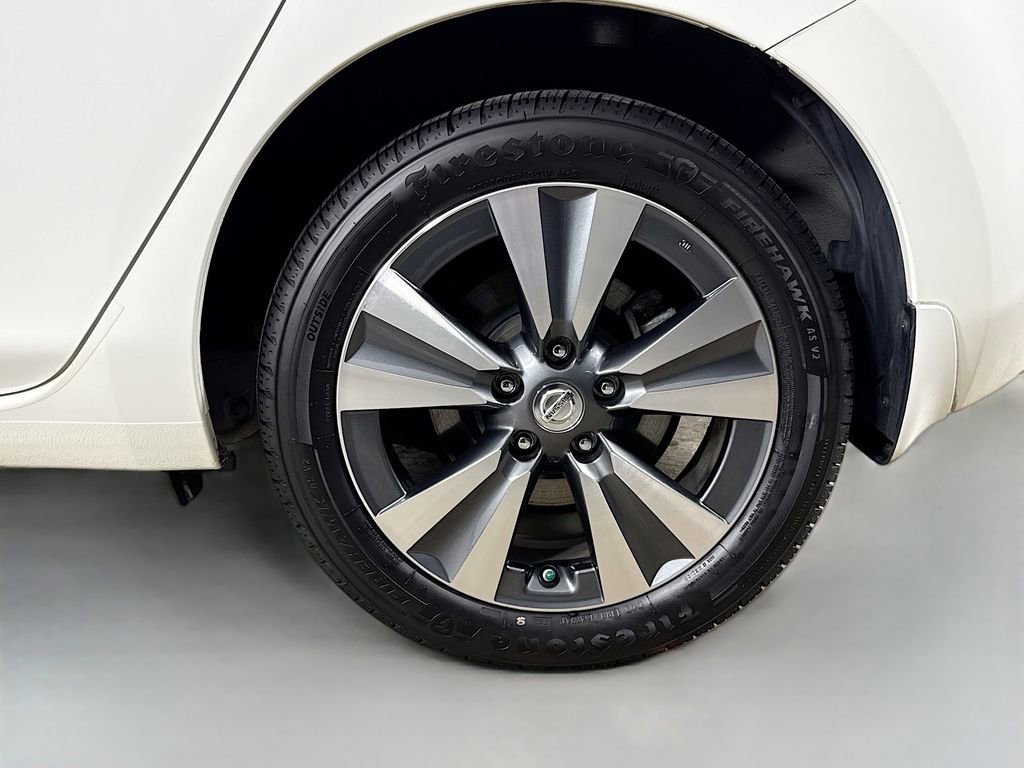 Used 2015 Nissan Leaf SV FWD image 38