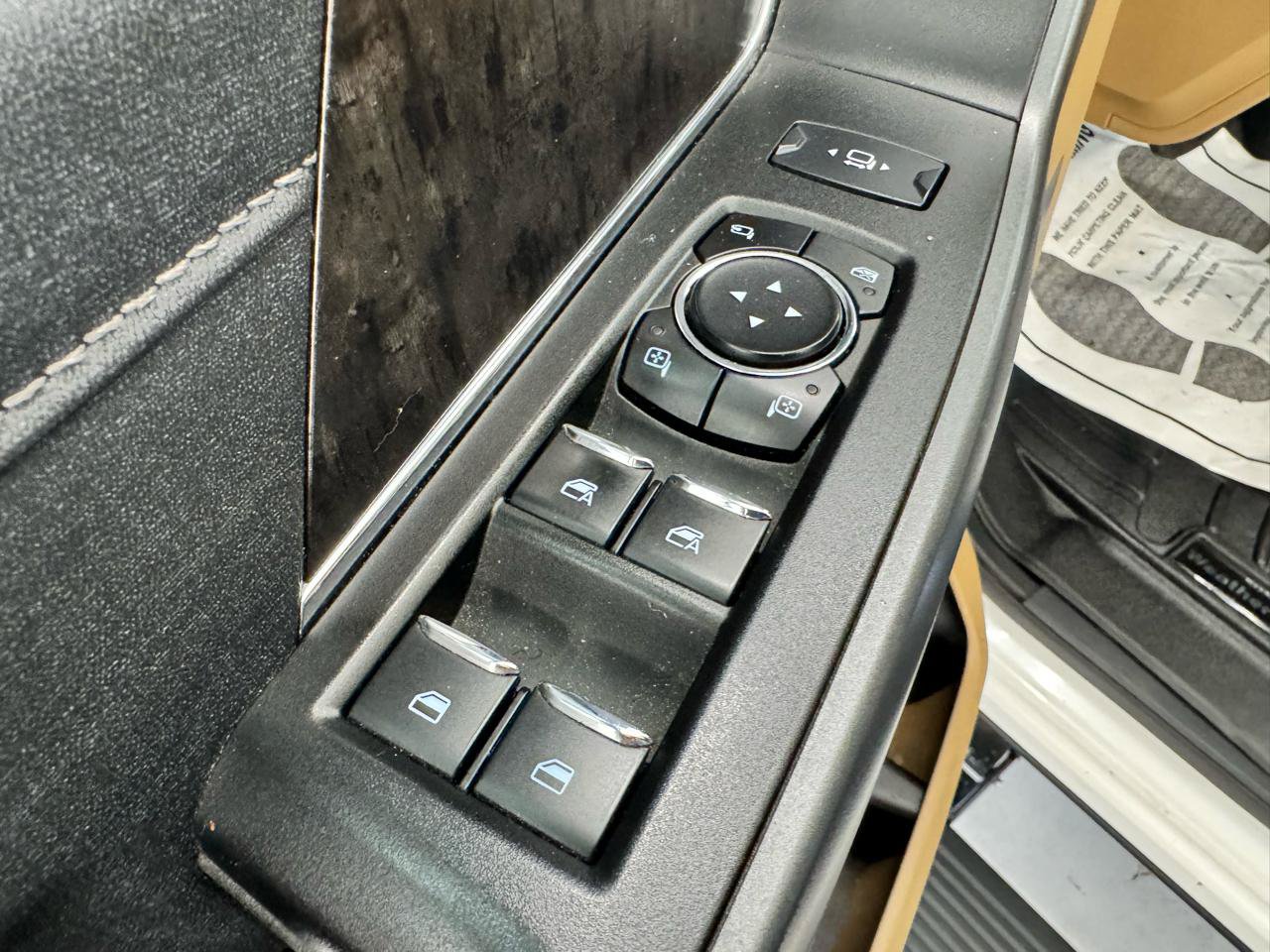 Used 2023 Ford F350 Lariat w/ Lariat Ultimate Package AWD/4WD image 10