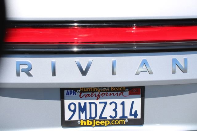 Used 2024 Rivian R1S Adventure image 8