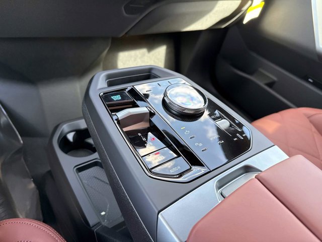 New 2026 BMW iX xDrive45 w/ M Sport Package image 31