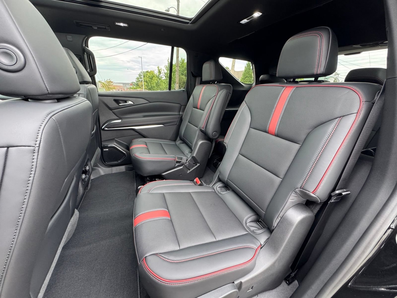 New 2027 Chevrolet Traverse RS AWD/4WD image 30
