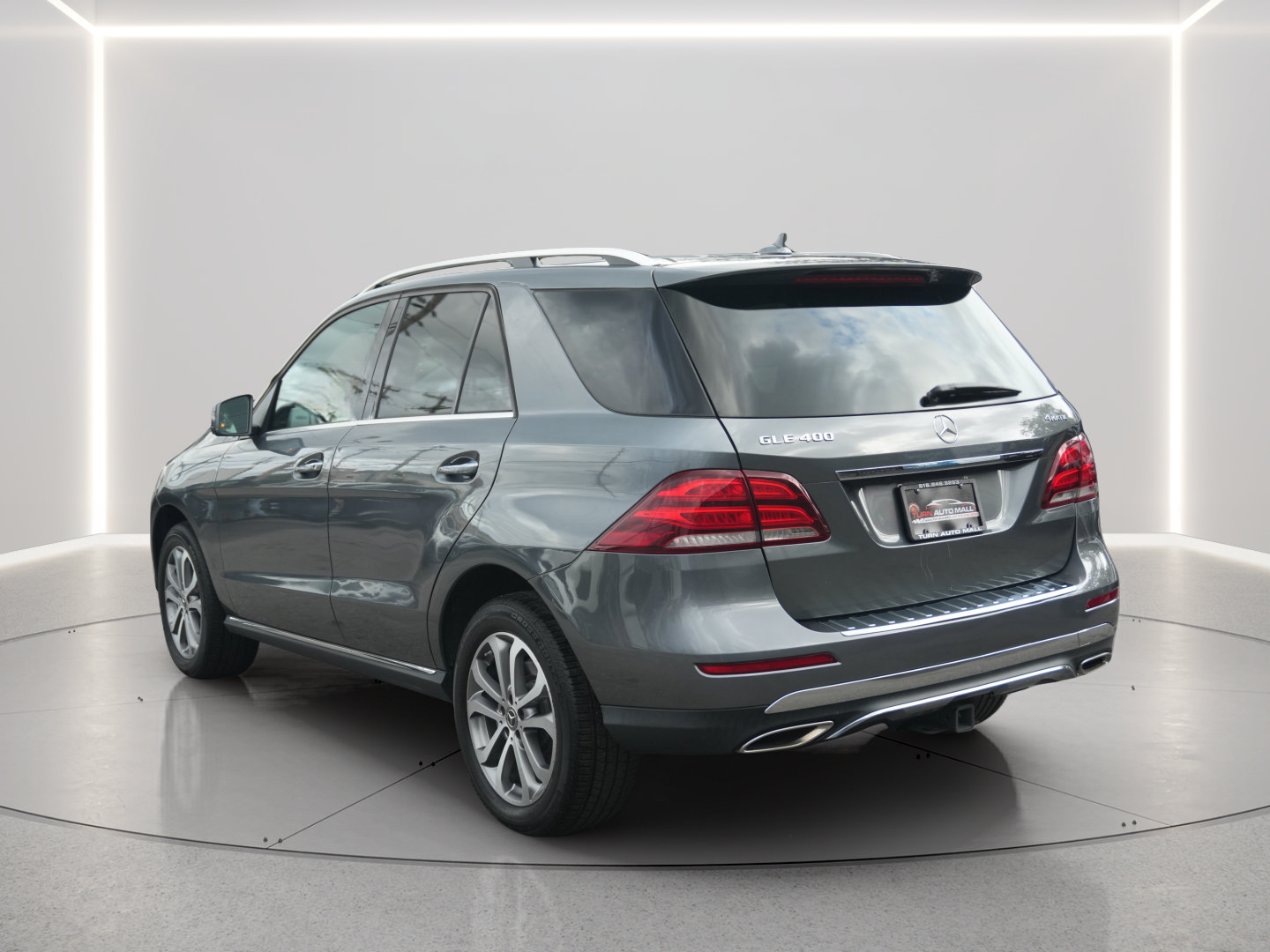 Used 2019 Mercedes-Benz GLE 400 4MATIC w/ Premium 1 Package image 3
