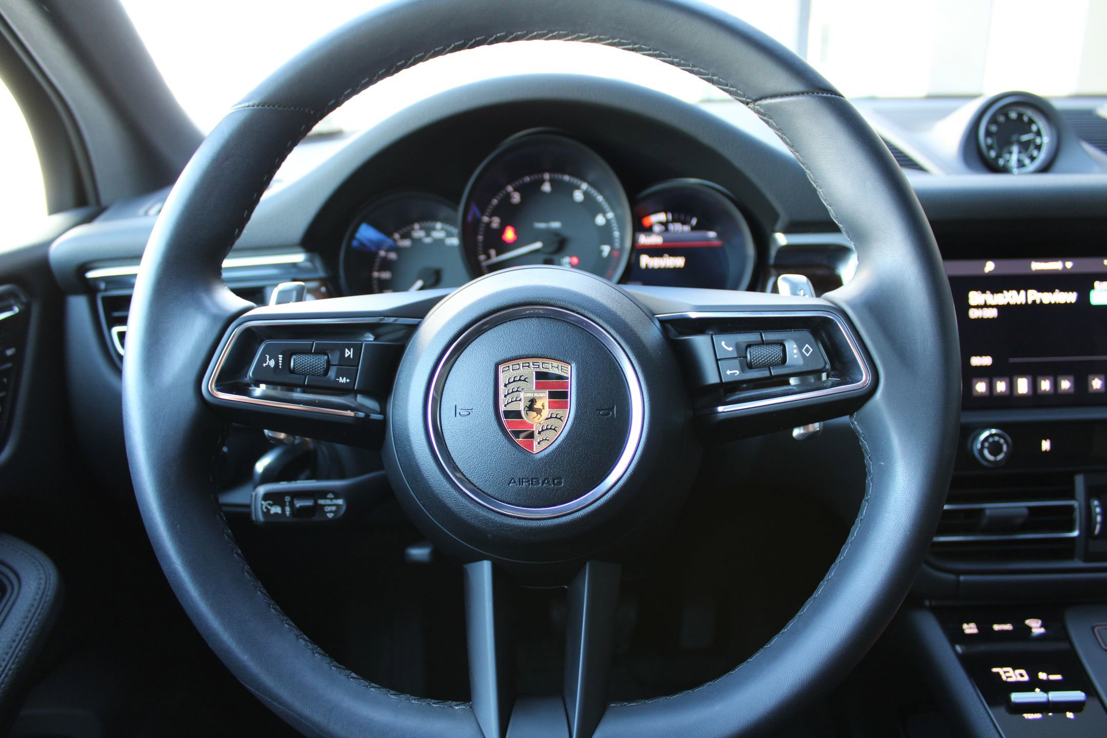 Certified 2023 Porsche Macan image 16