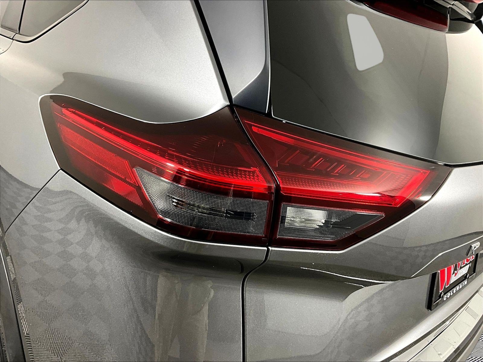 Certified 2023 Nissan Rogue SV w/ SV Premium B Package AWD/4WD image 23