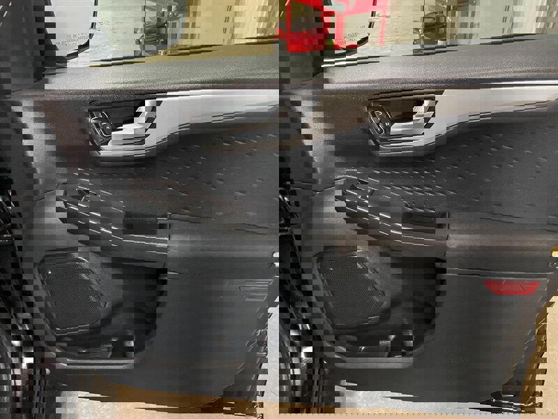 Used 2020 Ford Escape SE image 20