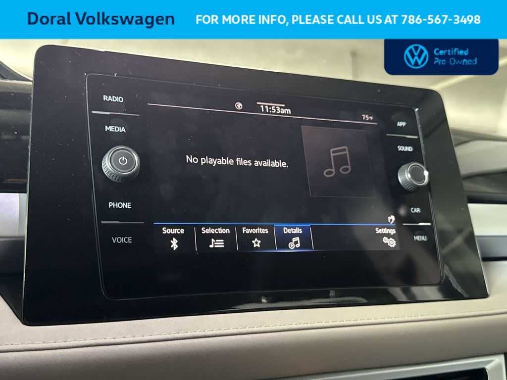 Used 2025 Volkswagen Taos SE FWD image 18