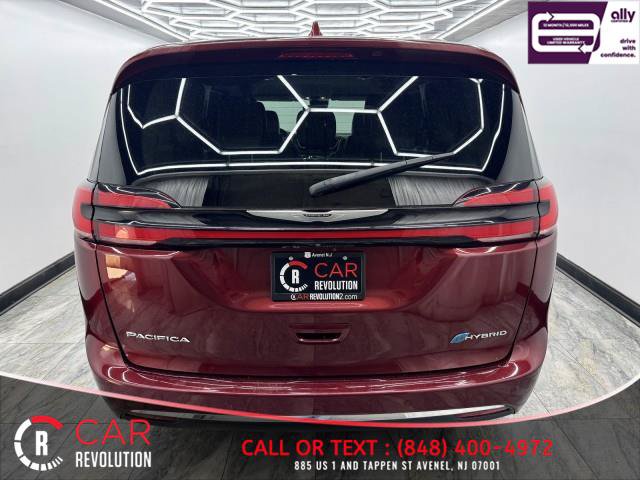 Used 2021 Chrysler Pacifica Touring-L FWD image 5