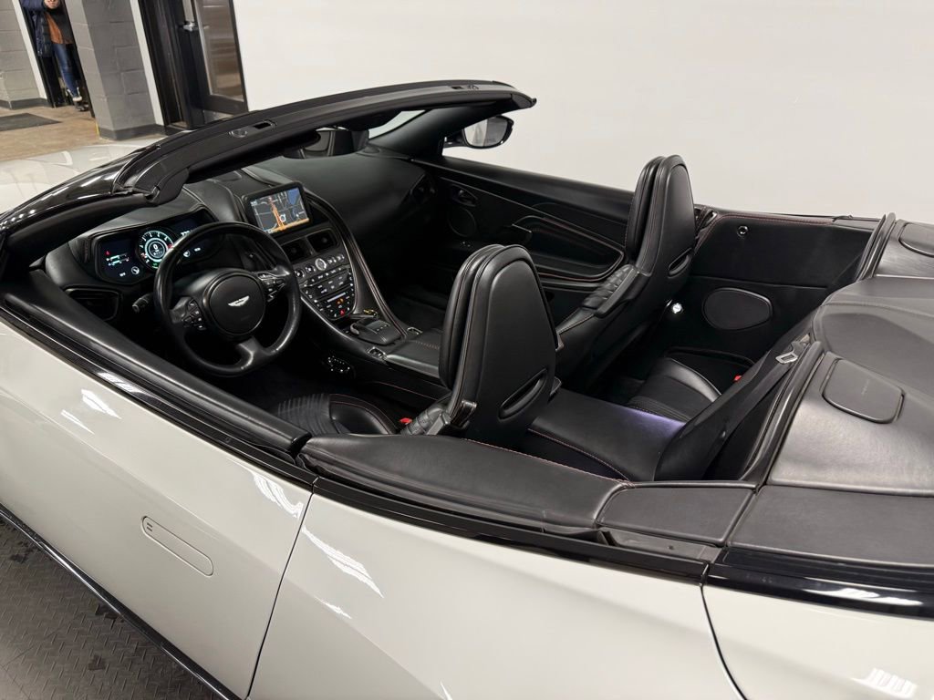 Used 2019 Aston Martin DB11 Volante image 16