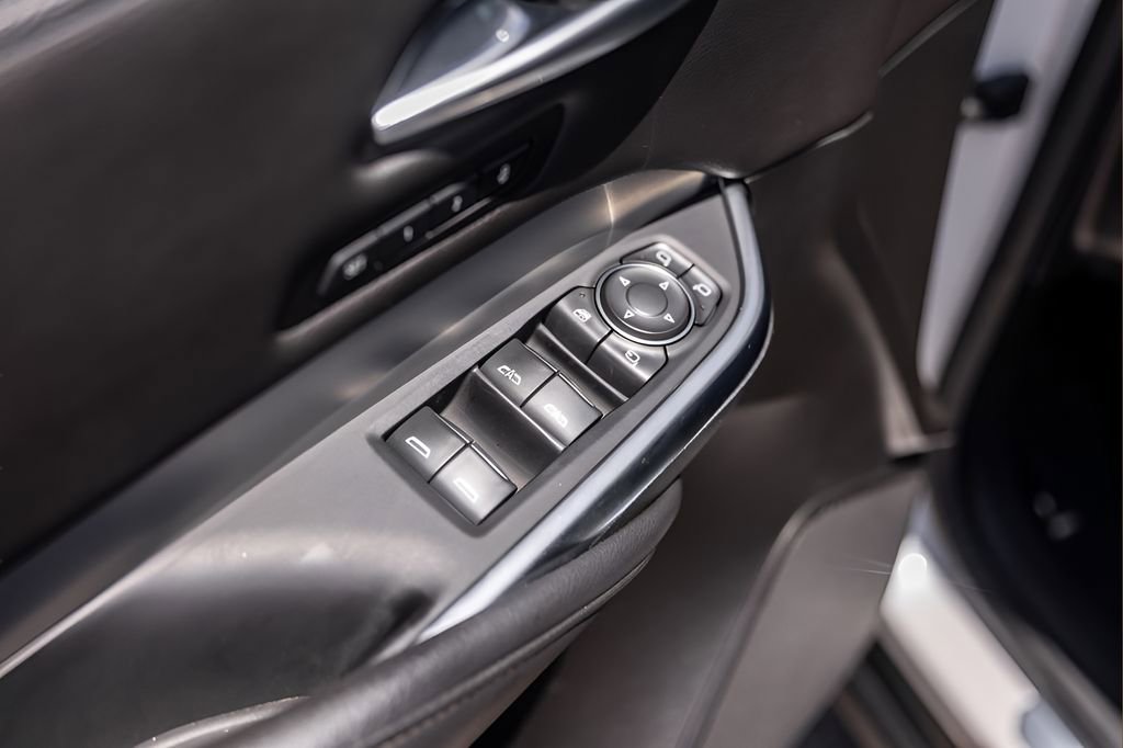 Used 2020 Cadillac XT4 Premium Luxury w/ Cold Weather Package FWD image 22