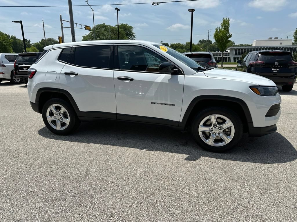 Used 2023 Jeep Compass Sport AWD/4WD image 6