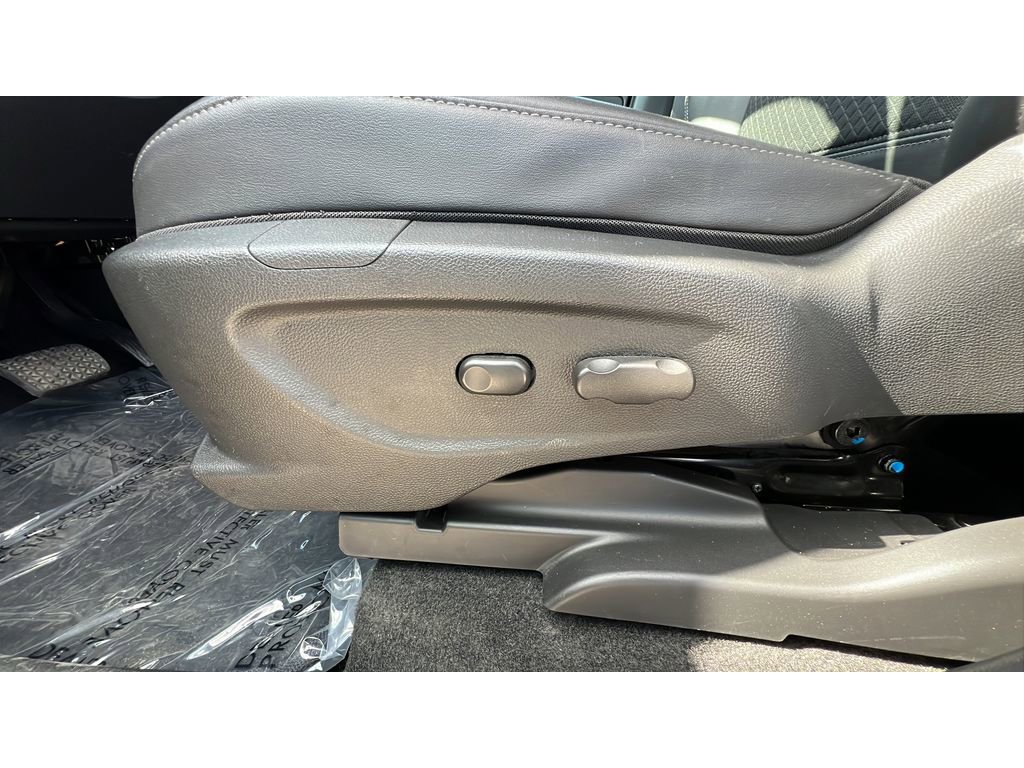 Used 2022 Buick Encore Preferred w/ Safety Package AWD/4WD image 25