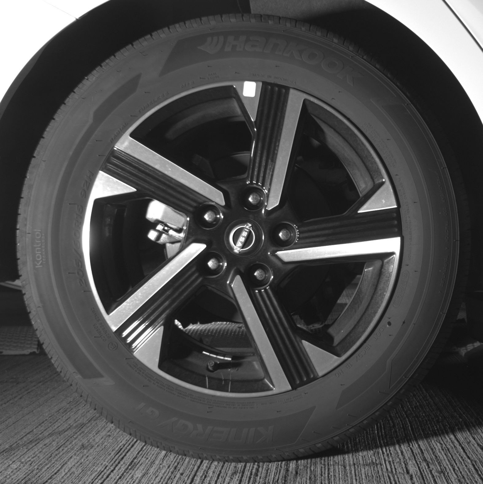 Used 2025 Nissan Sentra SV FWD image 15