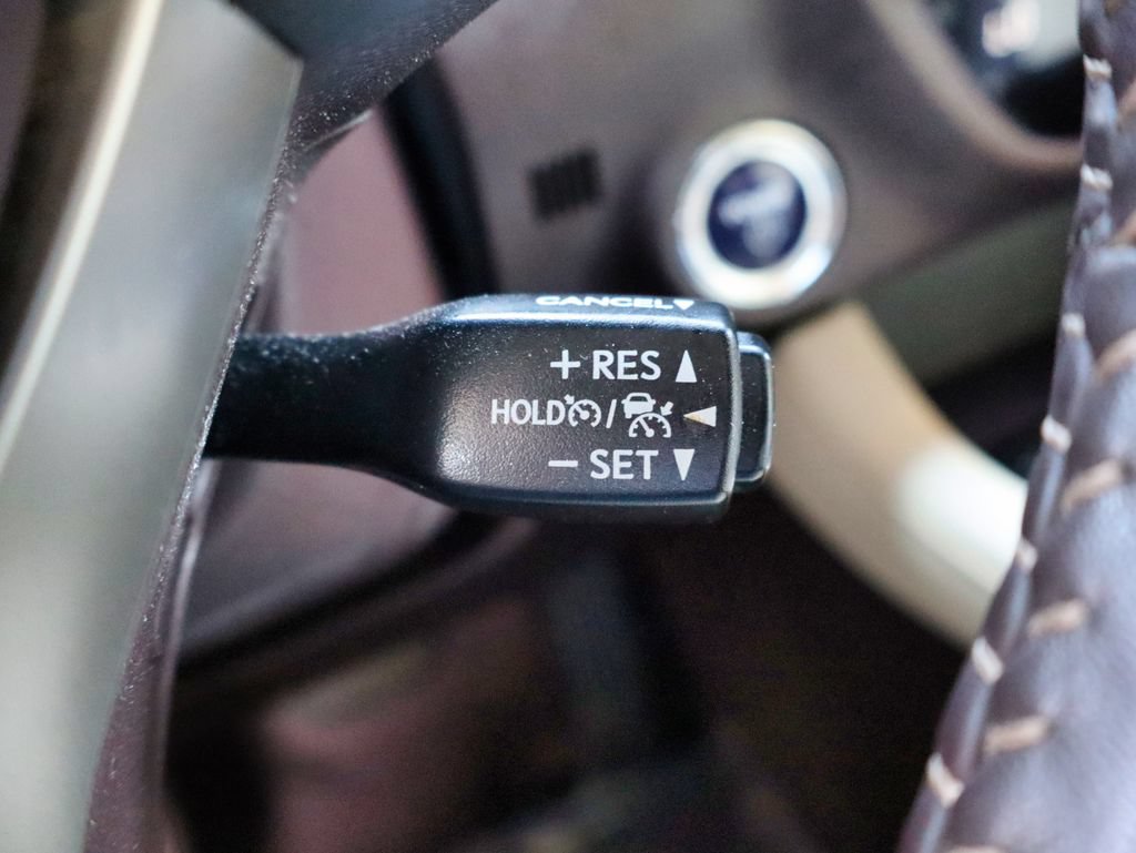 Used 2019 Lexus RX 450h AWD w/ Navigation Package image 40