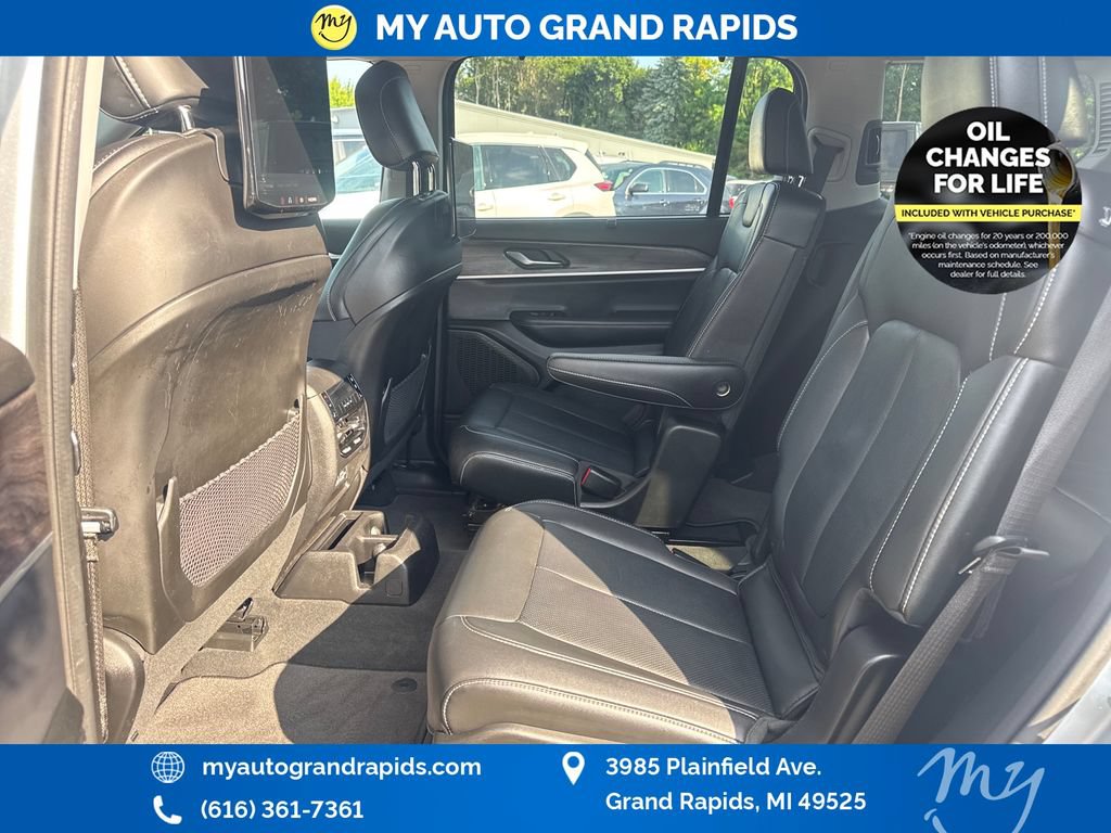 Used 2023 Jeep Grand Cherokee L Limited w/ Luxury Tech Group II AWD/4WD image 27