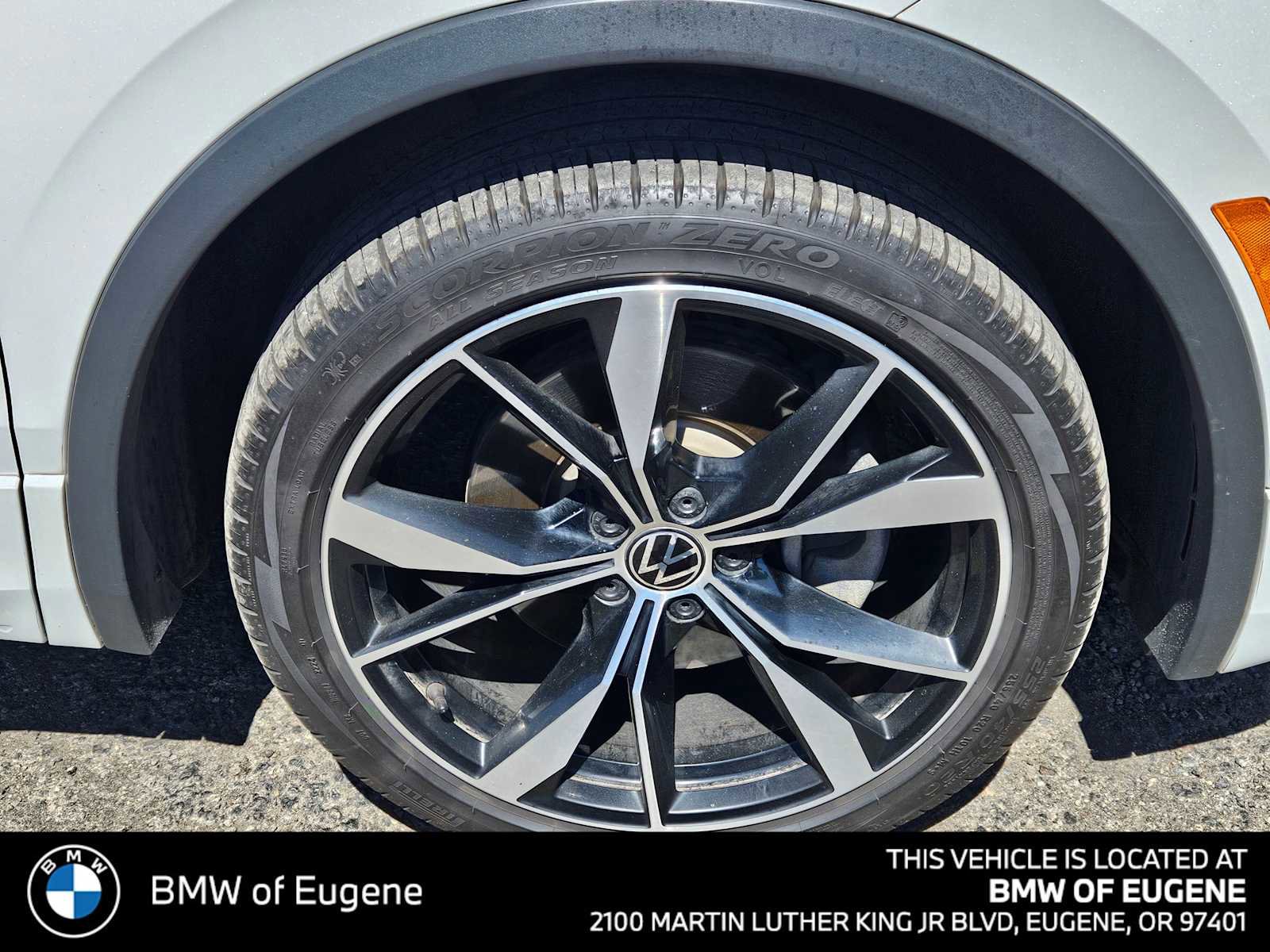 Used 2022 Volkswagen Tiguan SEL R-Line AWD/4WD image 9
