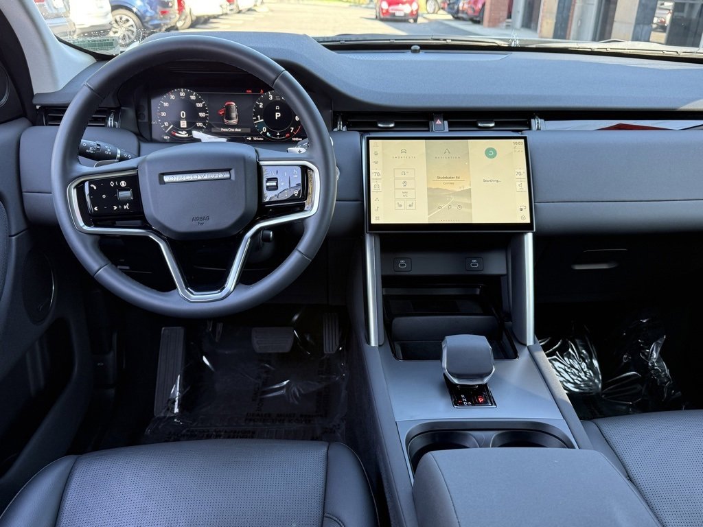 Used 2025 Land Rover Discovery Sport S image 30