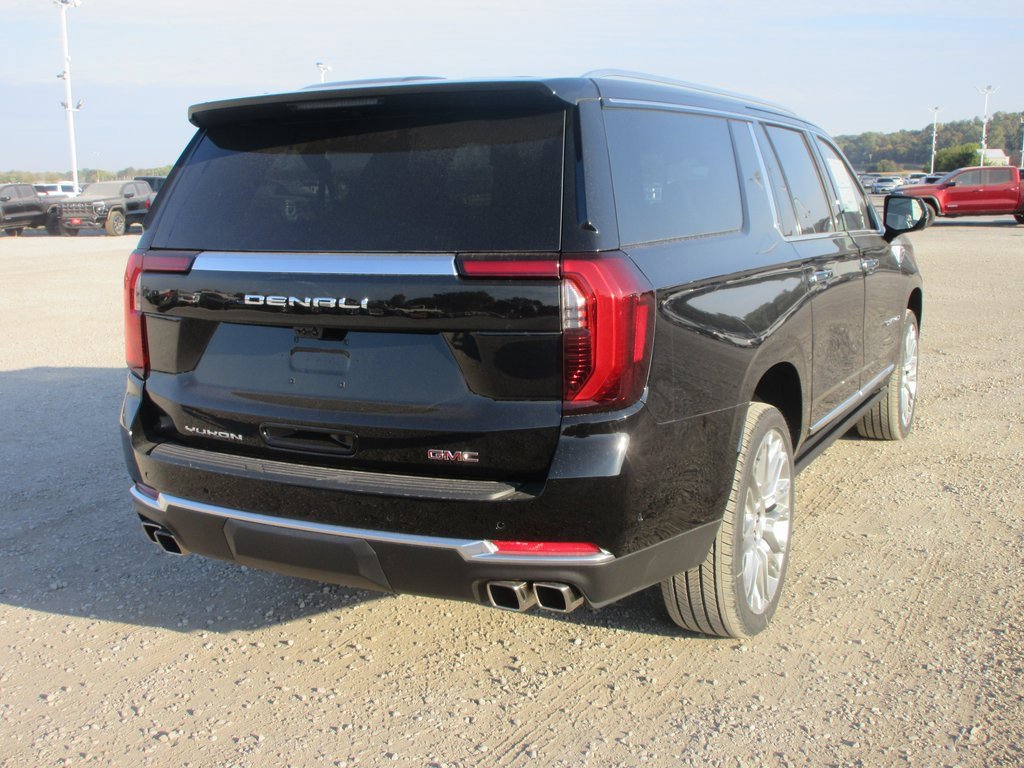 New 2026 GMC Yukon XL Denali w/ Denali Reserve Package image 4