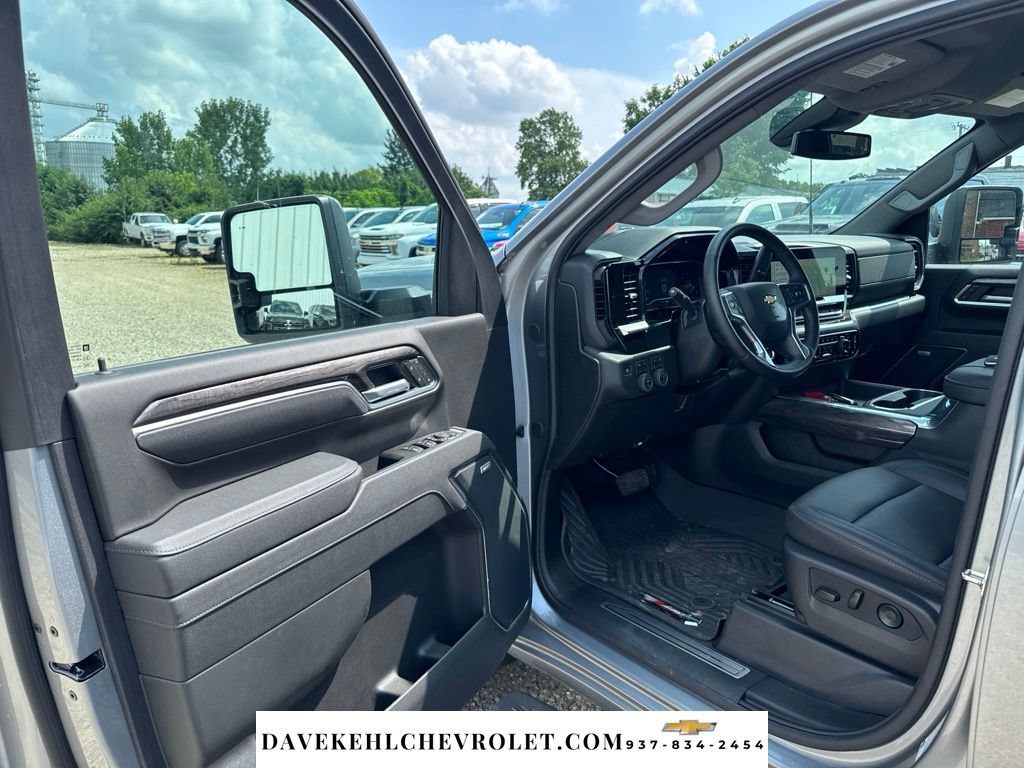 Certified 2025 Chevrolet Silverado 2500 LTZ w/ LTZ Plus Package AWD/4WD image 15