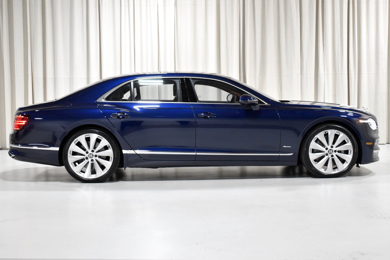 New 2027 Bentley Flying Spur AWD/4WD image 4