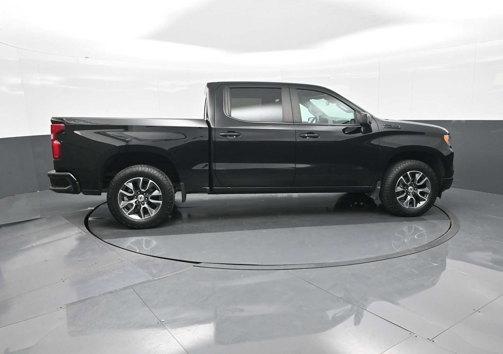 Used 2023 Chevrolet Silverado 1500 RST image 9