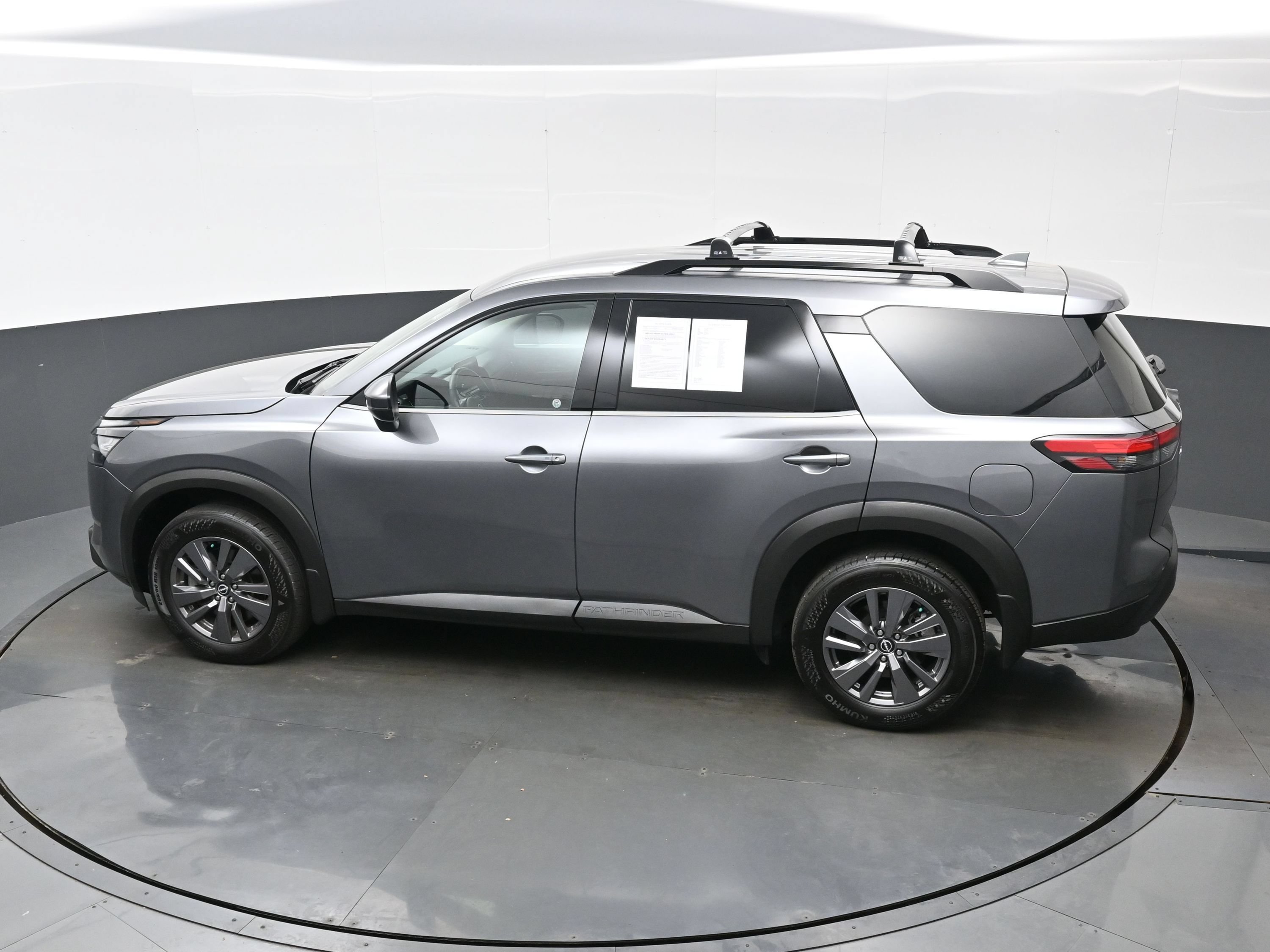 Used 2023 Nissan Pathfinder SV AWD/4WD image 36