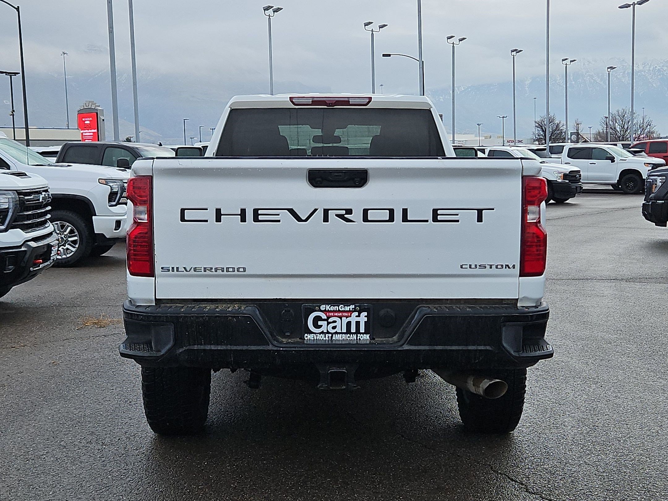 Used 2022 Chevrolet Silverado 2500 Custom w/ Custom Value Package AWD/4WD image 4